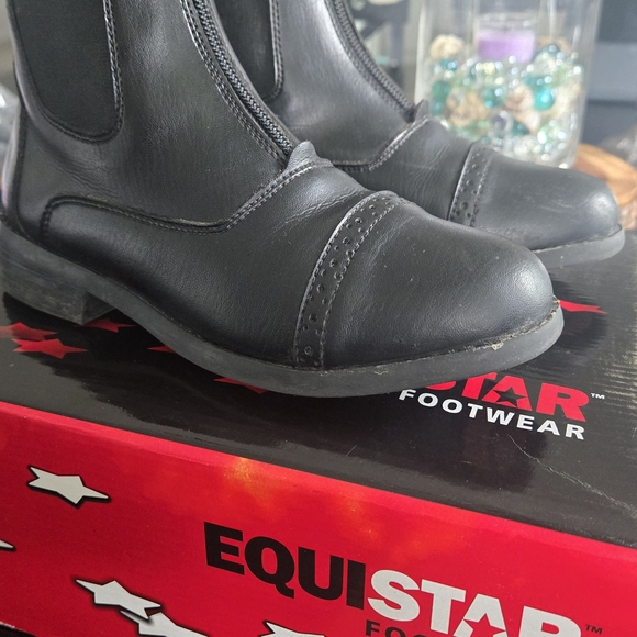 EquiStar Black Leather Ankle Boots - Picture 5 of 15